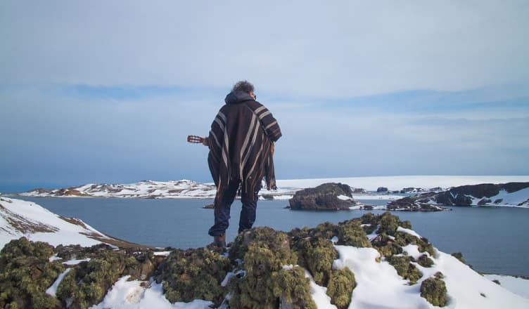 Fernando Milagros arranca del calor y estrena videoclip Aurora grabado en la Antártica